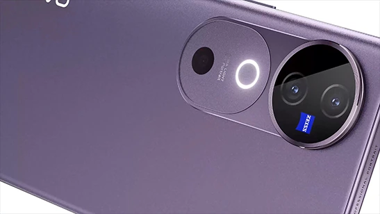 紫色 vivo V40 后摄模组与 ZEISS 标识的近距离特写